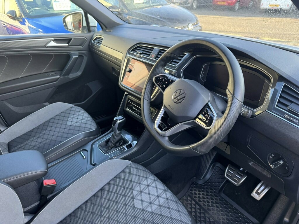 Volkswagen Tiguan 2.0 Tdi R-line Edition White #6