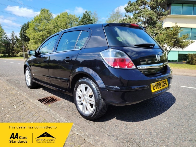 Vauxhall Astra 1.8I 16V Design Hatchback EY08OSA Black #5