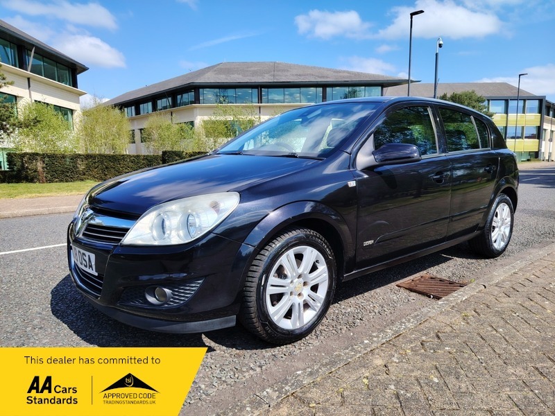 Vauxhall Astra 1.8I 16V Design Hatchback EY08OSA Black #3