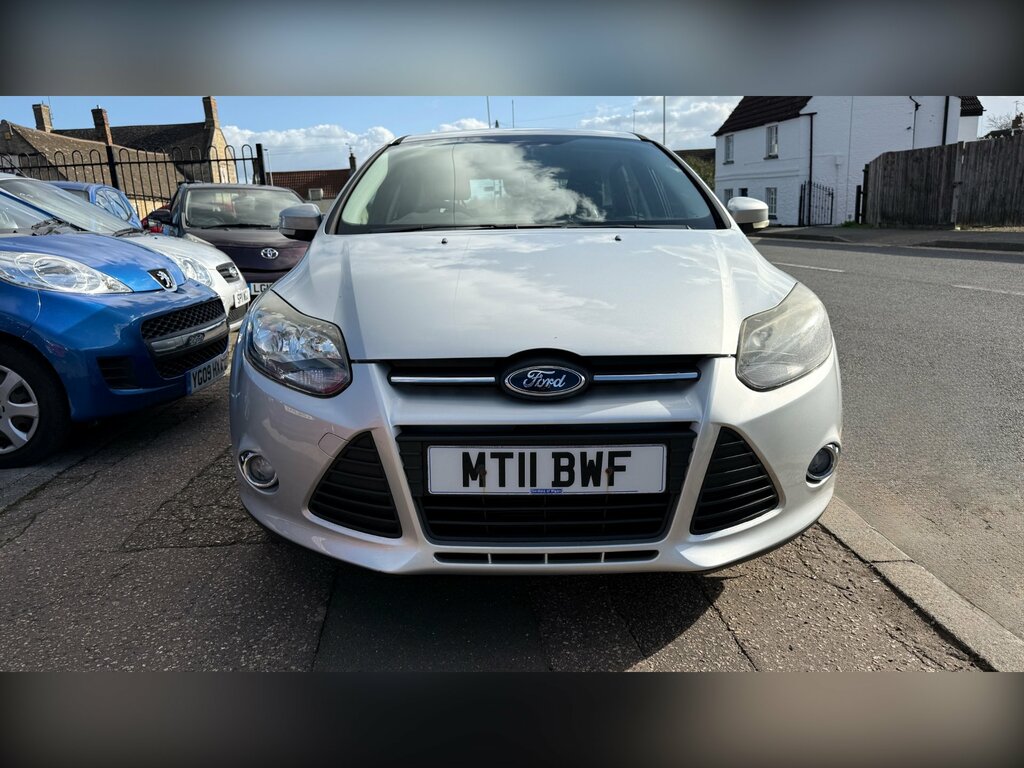 Ford Focus 1.6 Zetec Hatchback Euro 5 125 Silver #2