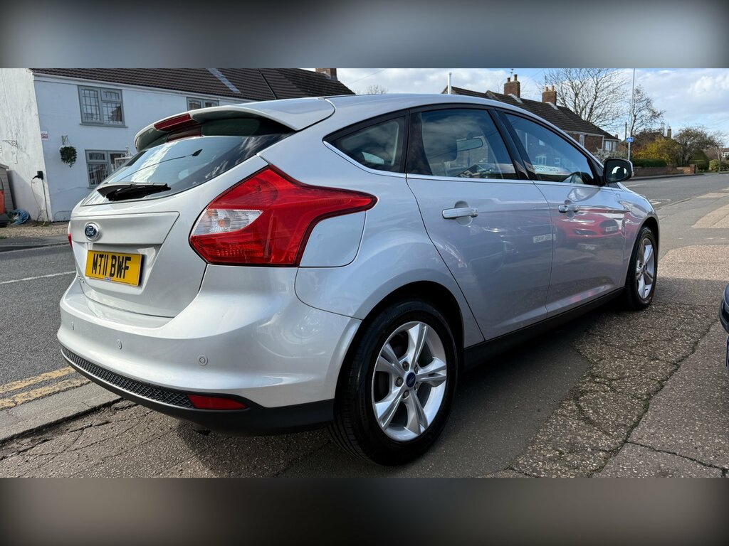 Ford Focus 1.6 Zetec Hatchback Euro 5 125 Silver #5