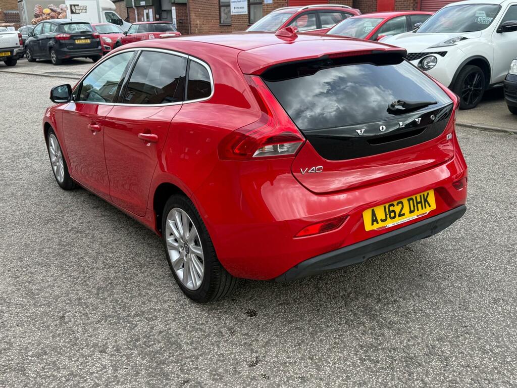 Volvo V40 1.6 D2 Se Lux Nav Euro 5 Ss Red #4
