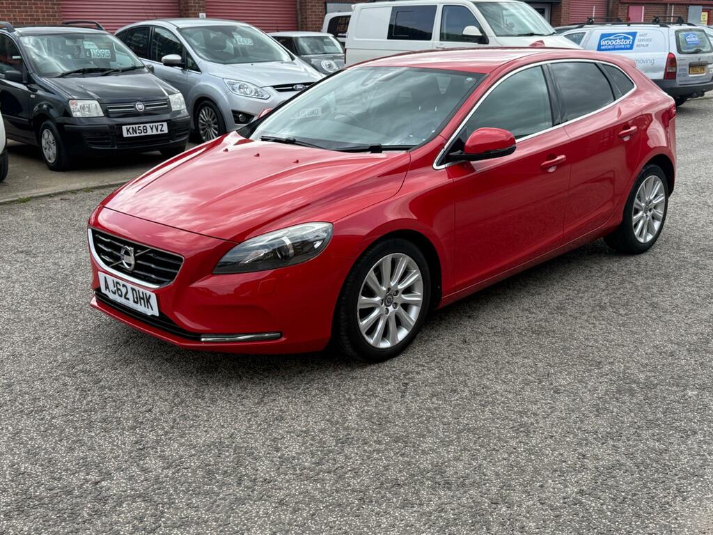 Volvo V40 1.6 D2 Se Lux Nav Euro 5 Ss Red #3