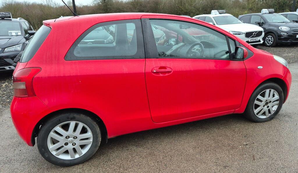 Toyota Yaris 1.3 Vvt-i Tr Red #5