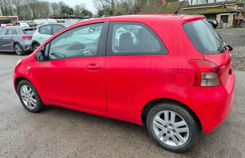 Toyota Yaris 1.3 Vvt-i Tr Red #6