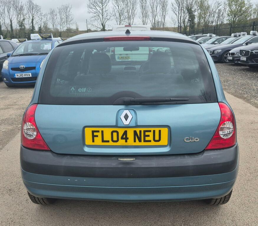 Renault Clio Dynamique Silver #8