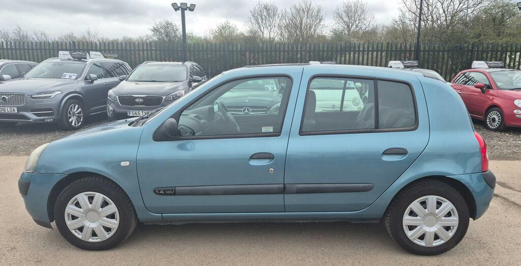 Renault Clio Dynamique Silver #5
