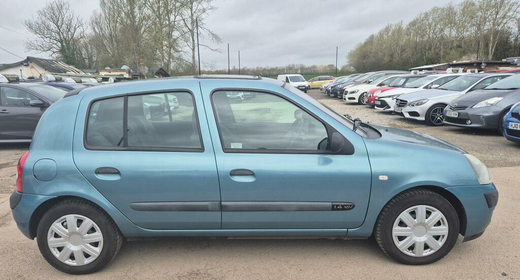 Renault Clio Dynamique Silver #4