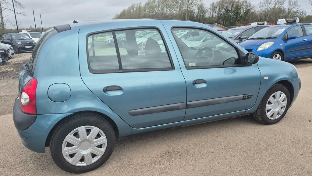 Renault Clio Dynamique Silver #6
