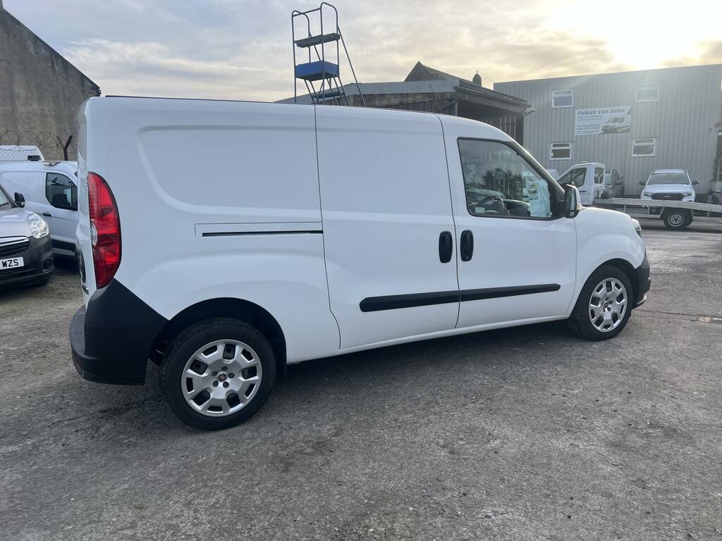 Fiat Doblo 1.6 Multijetii Maxi Tecnico Panel Van 6Dr M WR71EZN White #4