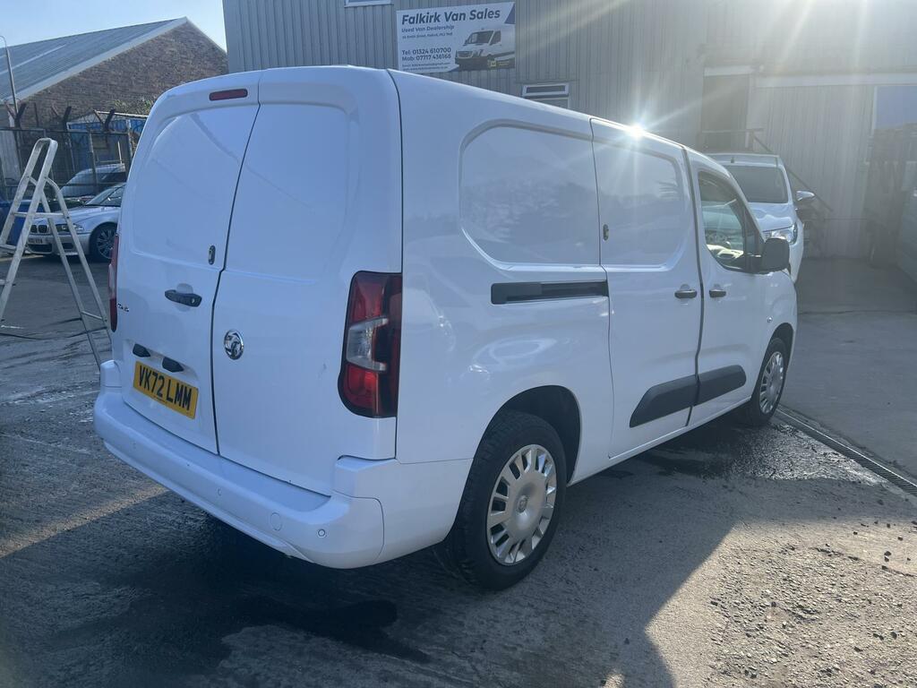 Vauxhall Combo 1.5 Turbo D 2300 Sportive Panel Van 6Dr Man VK72LMM White #6