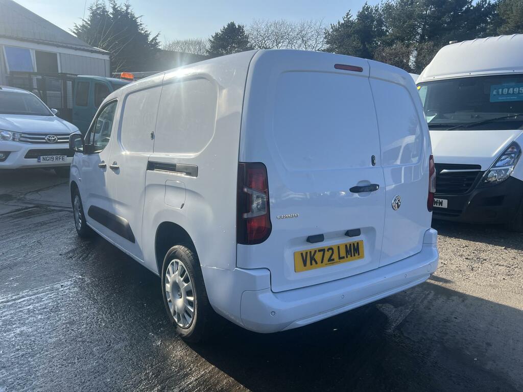 Vauxhall Combo 1.5 Turbo D 2300 Sportive Panel Van 6Dr Man VK72LMM White #4