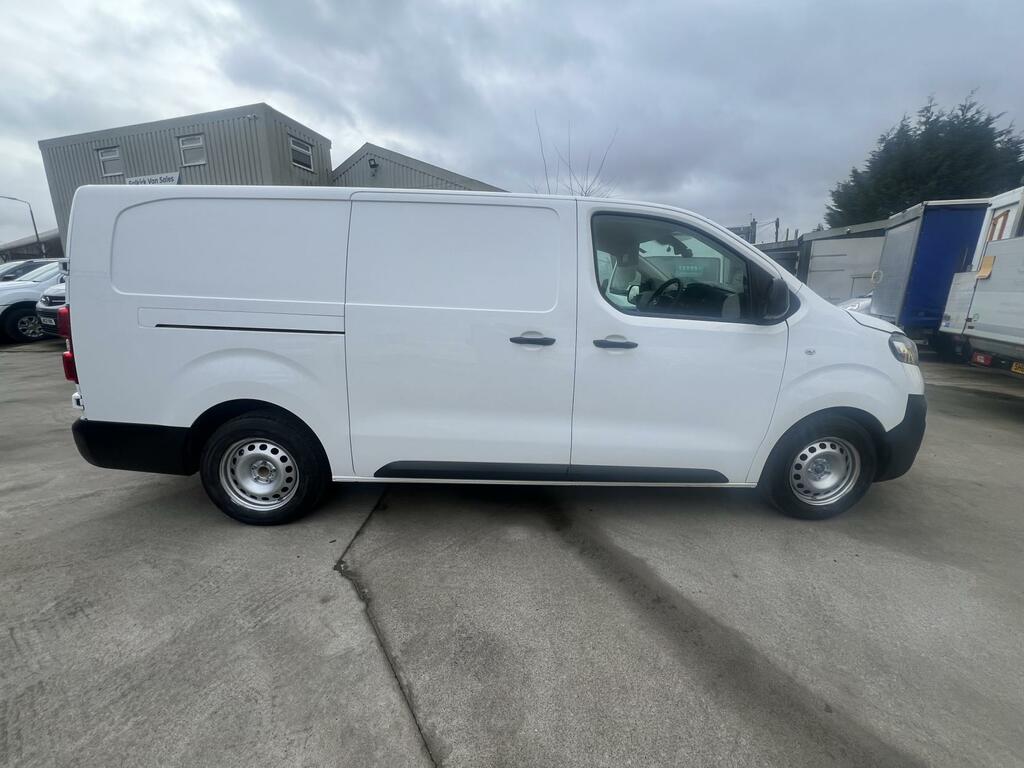 Vauxhall Vivaro 1.5 Turbo D 2900 Dynamic Panel Van 6Dr Manu KV22ZXA White #5