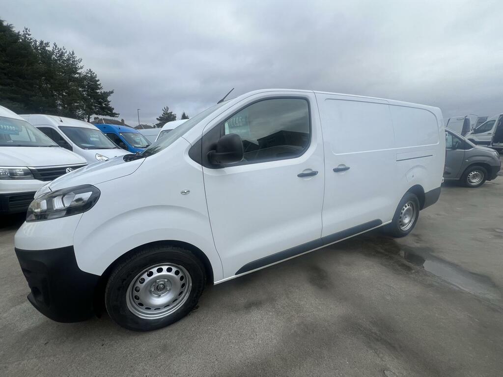 Vauxhall Vivaro 1.5 Turbo D 2900 Dynamic Panel Van 6Dr Manu KV22ZXA White #2