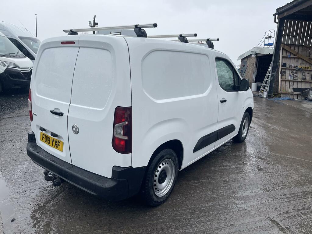 Vauxhall Combo 1.6 Turbo D 2000 Edition Panel Van Manu FD19YXF White #2
