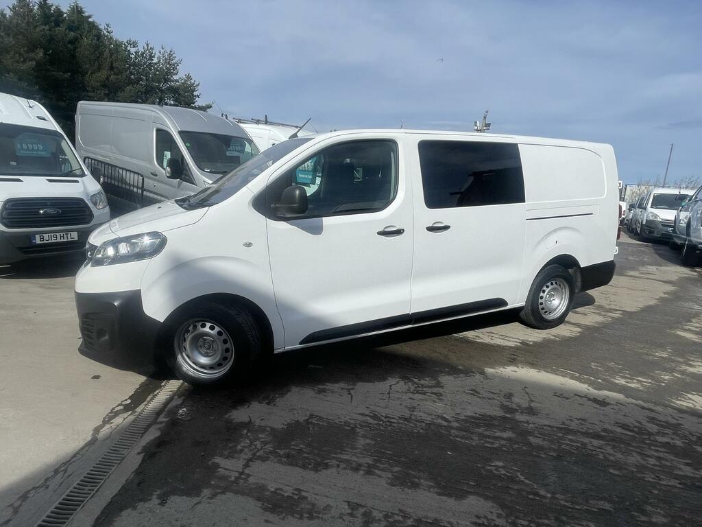 Vauxhall Vivaro 2.0 Turbo D 3100 Dynamic Crew Van Double Cab 6Dr D FG72EEW White #2