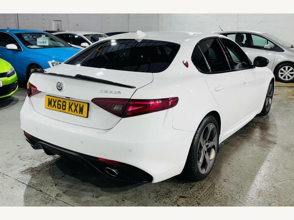 Alfa Romeo Giulia 2.2 Td Speciale Euro 6 S S MX68KXW White #4