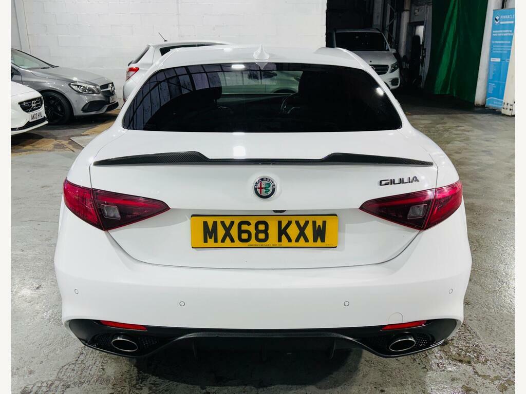 Alfa Romeo Giulia 2.2 Td Speciale Euro 6 S S MX68KXW White #5