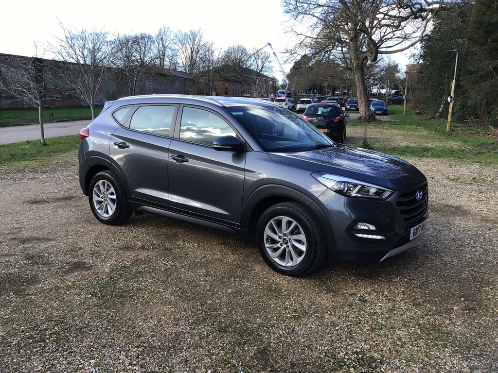 Hyundai Tucson 1.7 Crdi Blue Drive Se Nav Suv Dct Euro BN17MHJ Grey #2