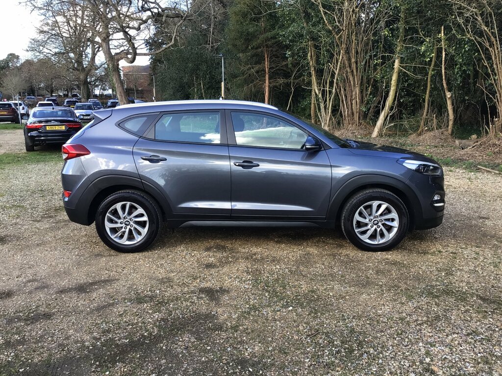 Hyundai Tucson 1.7 Crdi Blue Drive Se Nav Suv Dct Euro BN17MHJ Grey #3