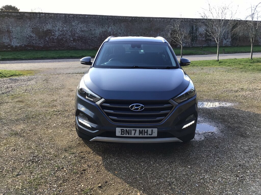 Hyundai Tucson 1.7 Crdi Blue Drive Se Nav Suv Dct Euro BN17MHJ Grey #4