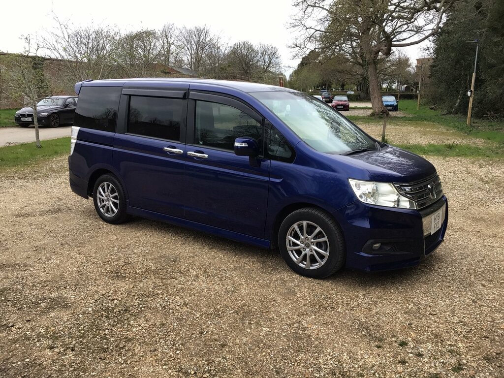Honda StepWagon Mpv Blue #2