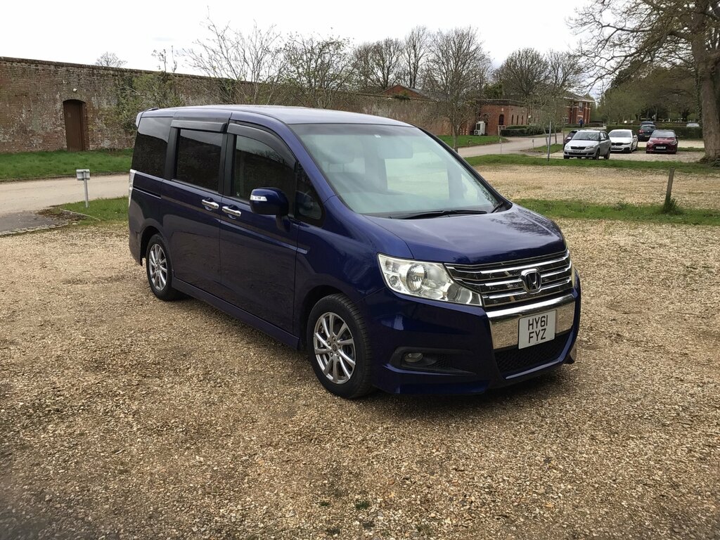 Honda StepWagon Mpv Blue