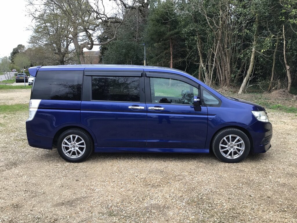 Honda StepWagon Mpv Blue #3