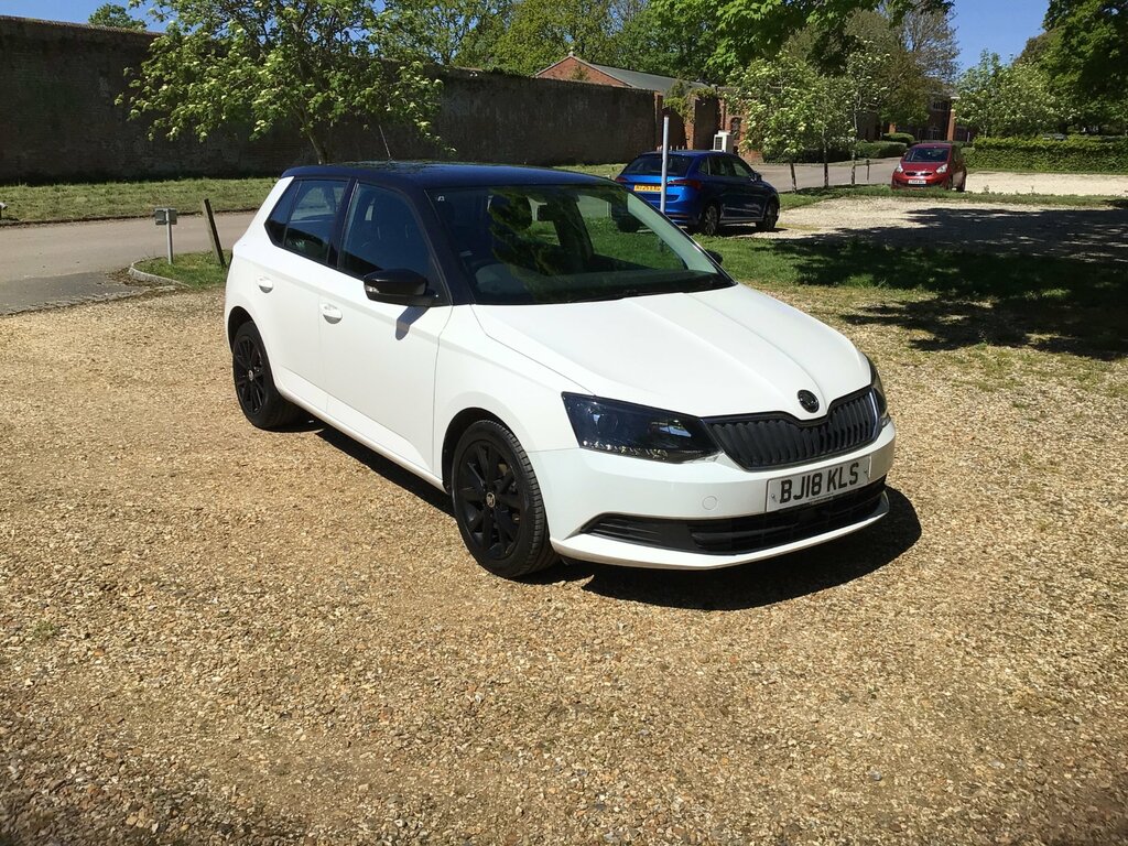 Skoda Fabia 1.0 Colour Edition Hatchback Eur White