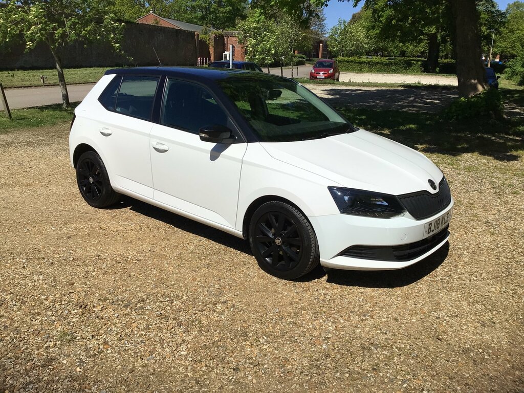 Skoda Fabia 1.0 Colour Edition Hatchback Eur BJ18KLS White #2