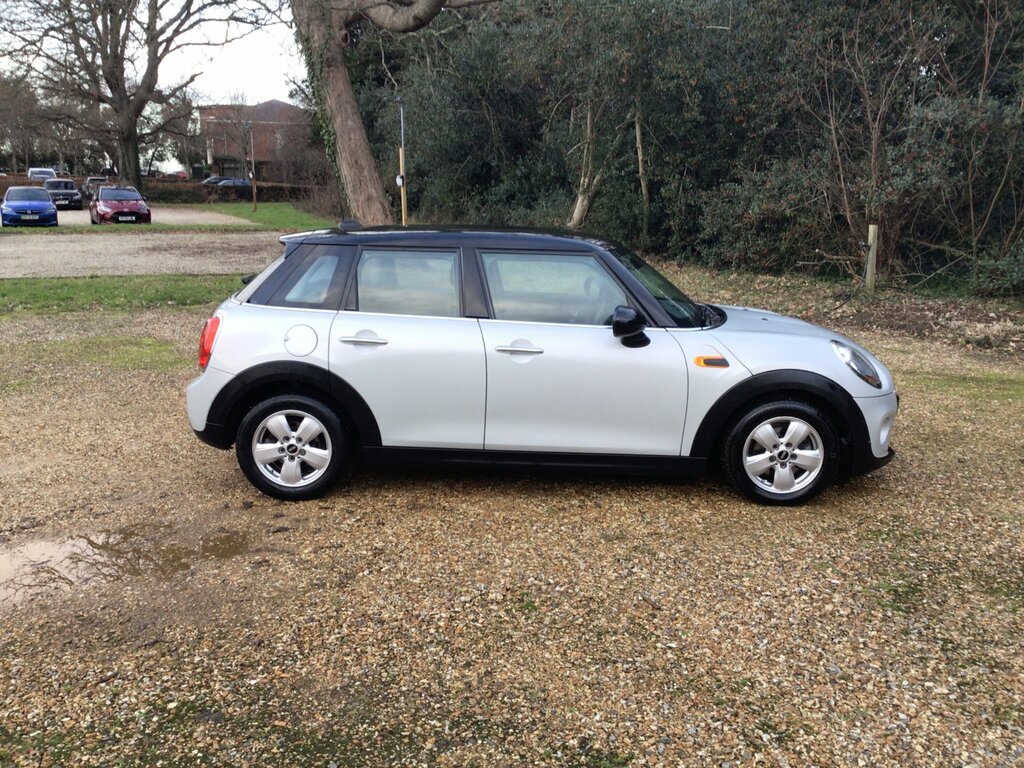 Mini Hatch 1.5 Cooper D Hatchback Euro 6 S BK16YNC Silver #3
