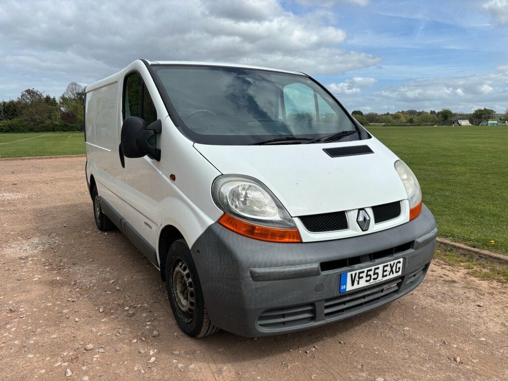 Renault Trafic Mpv White