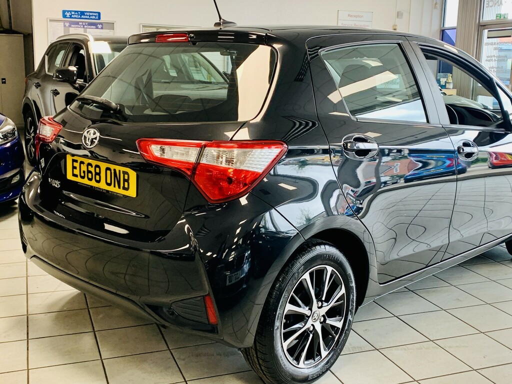 Toyota Yaris Hatchback 1.5 Vvt-i Icon Tech 201968 EG68ONB Black #6