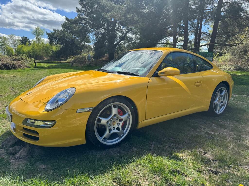 Porsche 911 3.8 997 Carrera S Coupe Yellow