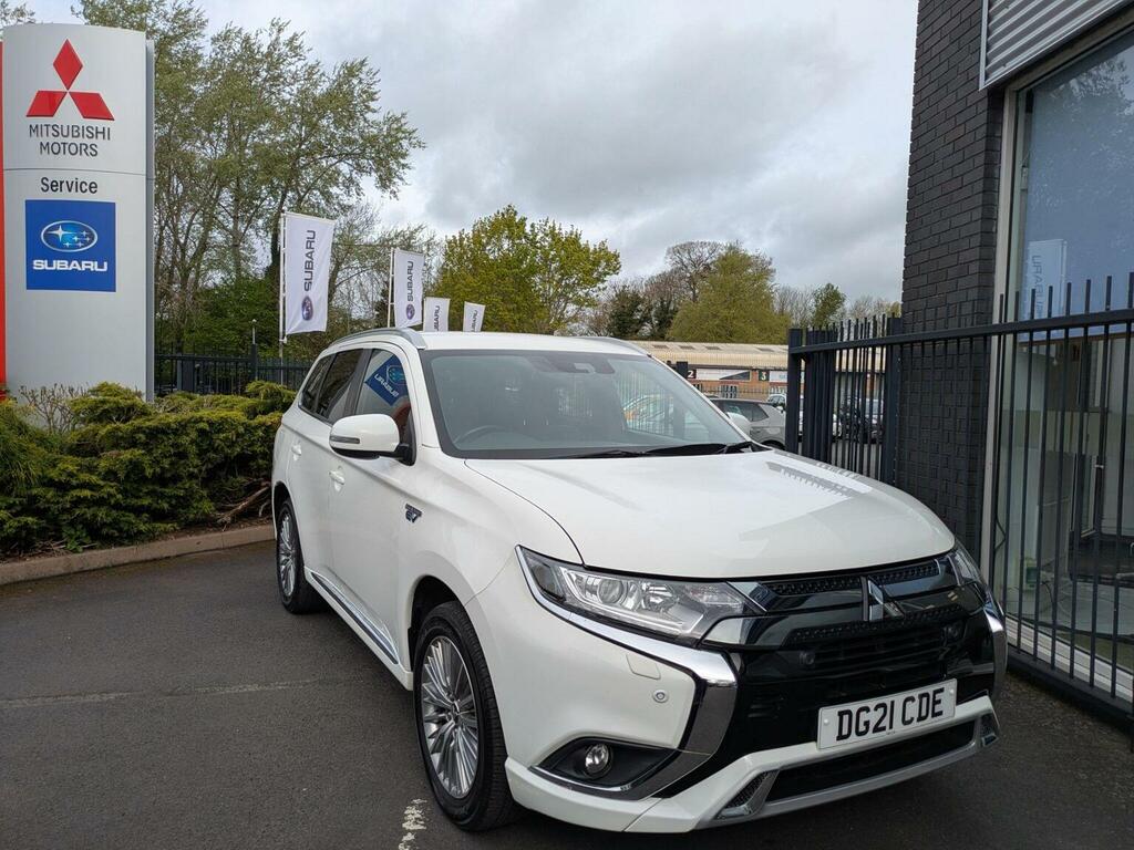 Mitsubishi Outlander 2.4H Twinmotor 13.8Kwh Dynamic Safety Cvt 4Wd Euro White