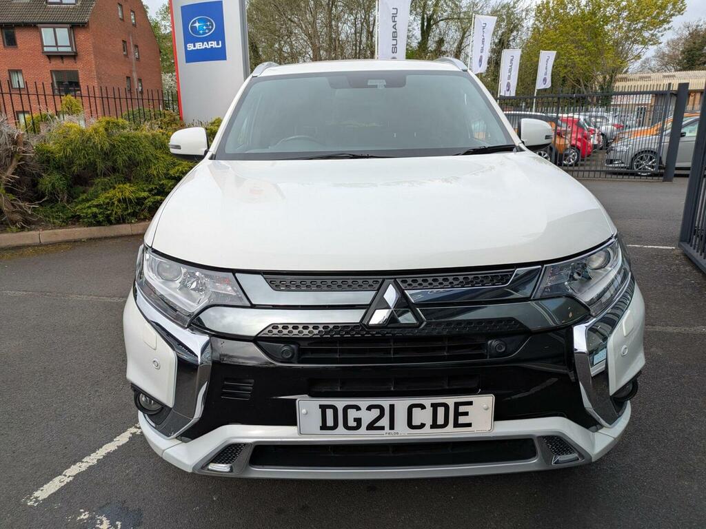 Mitsubishi Outlander Suv 2.4H Twinmotor 13.8Kwh Dynamic Safety Cvt 4Wd DG21CDE White #2