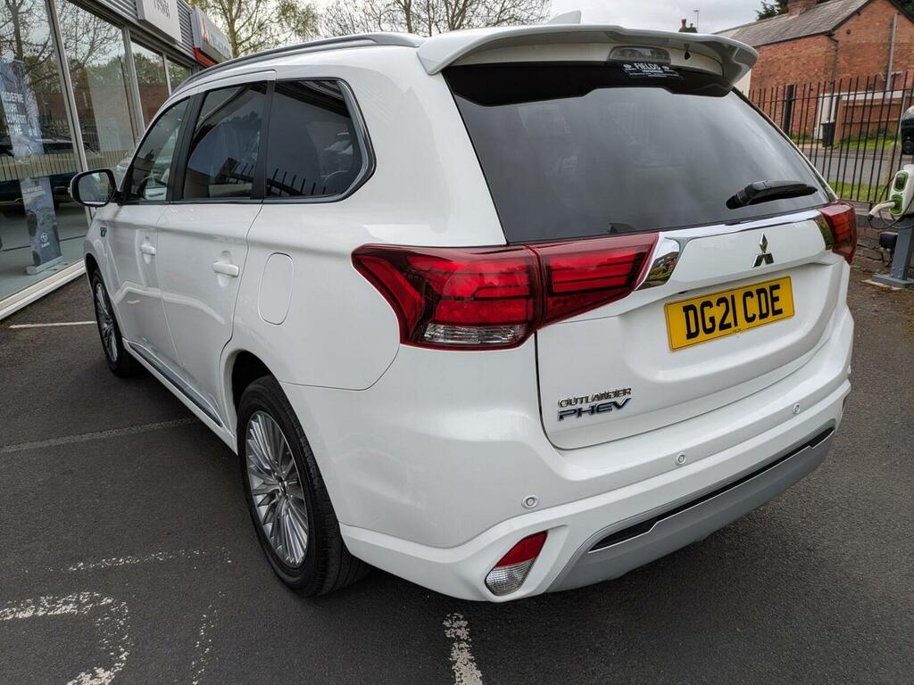 Mitsubishi Outlander Suv 2.4H Twinmotor 13.8Kwh Dynamic Safety Cvt 4Wd DG21CDE White #4