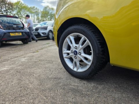 Ford Fiesta Zetec Yellow #4