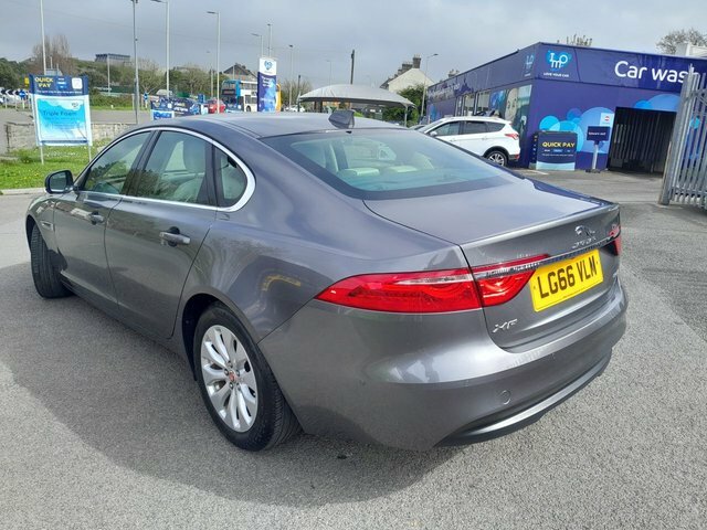 Jaguar XF 2016 2.0D Portfolio Saloon Euro Grey #4