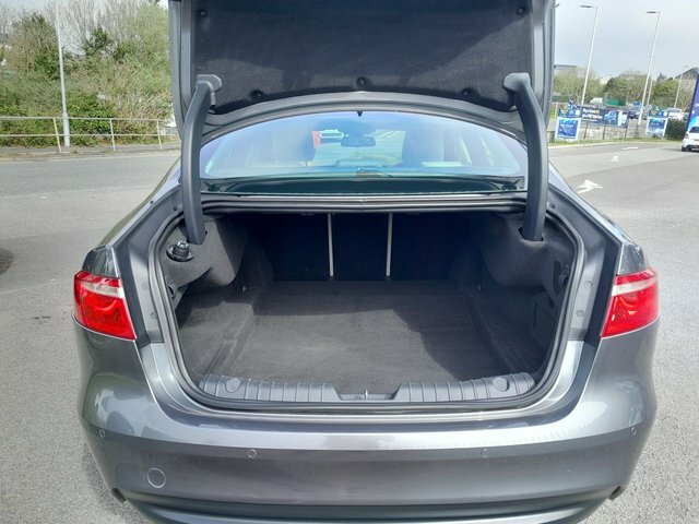 Jaguar XF 2016 2.0D Portfolio Saloon Euro Grey #5