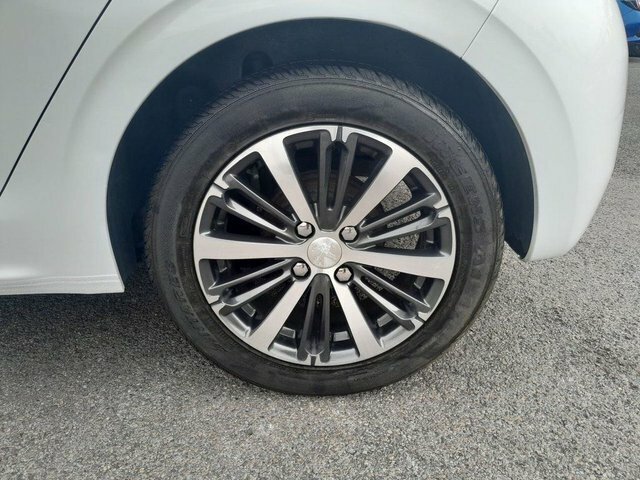 Peugeot 208 2016 1.2 Puretech Active Design Lime Hatchback WK66VFF White #6
