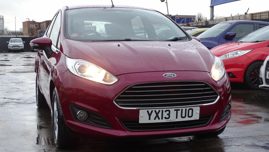 Ford Fiesta Hatchback 1.0 Zetec 201313 YX13TUO Red #2