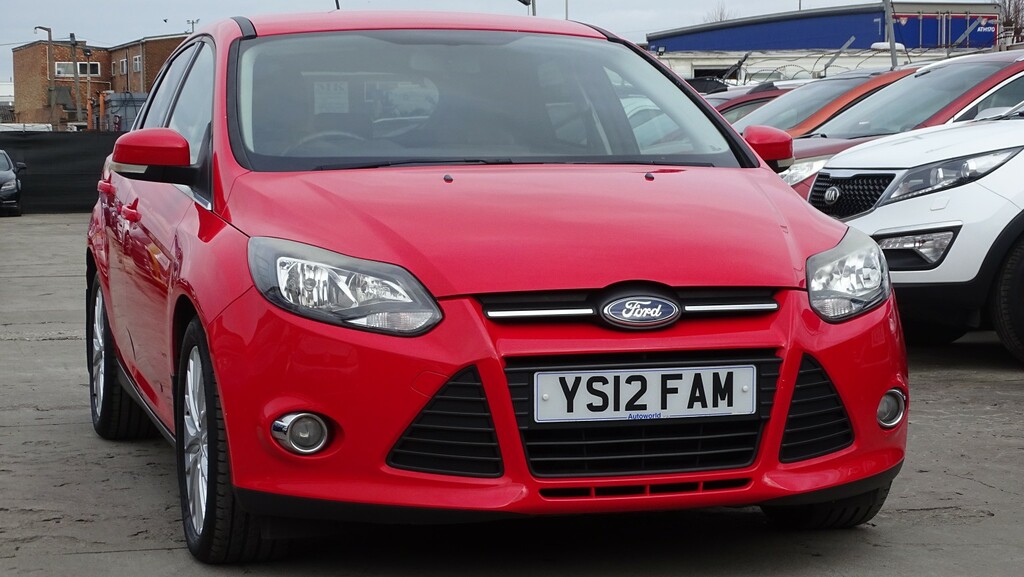 Ford Focus Hatchback 1.0 T Ecoboost Zetec 201212 YS12FAM Red #2
