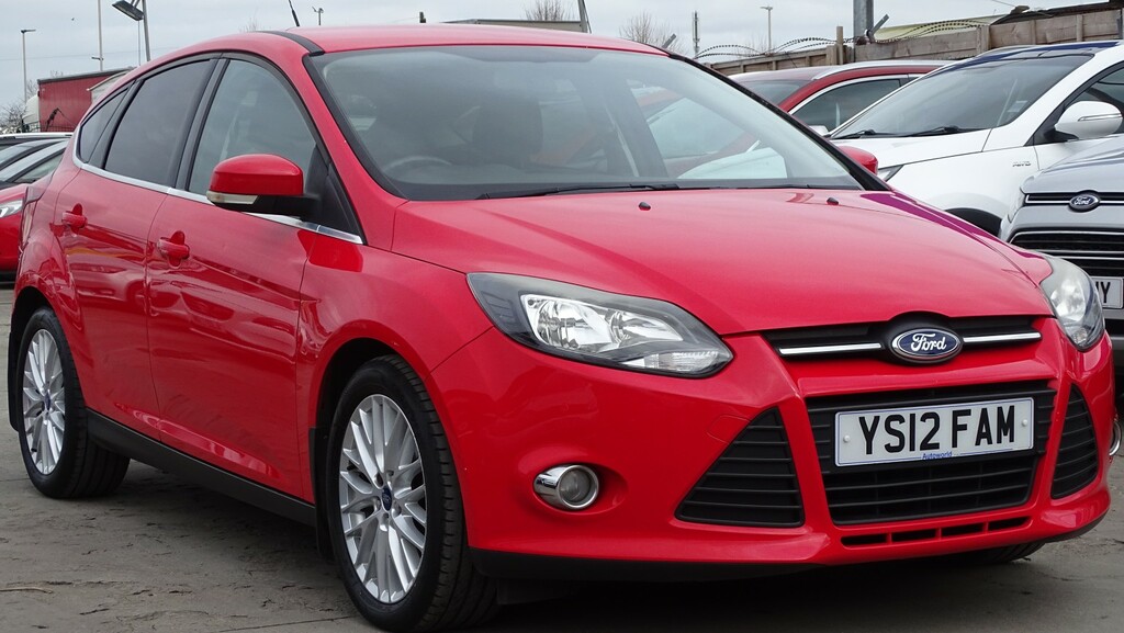 Ford Focus Hatchback 1.0 T Ecoboost Zetec 201212 YS12FAM Red #3