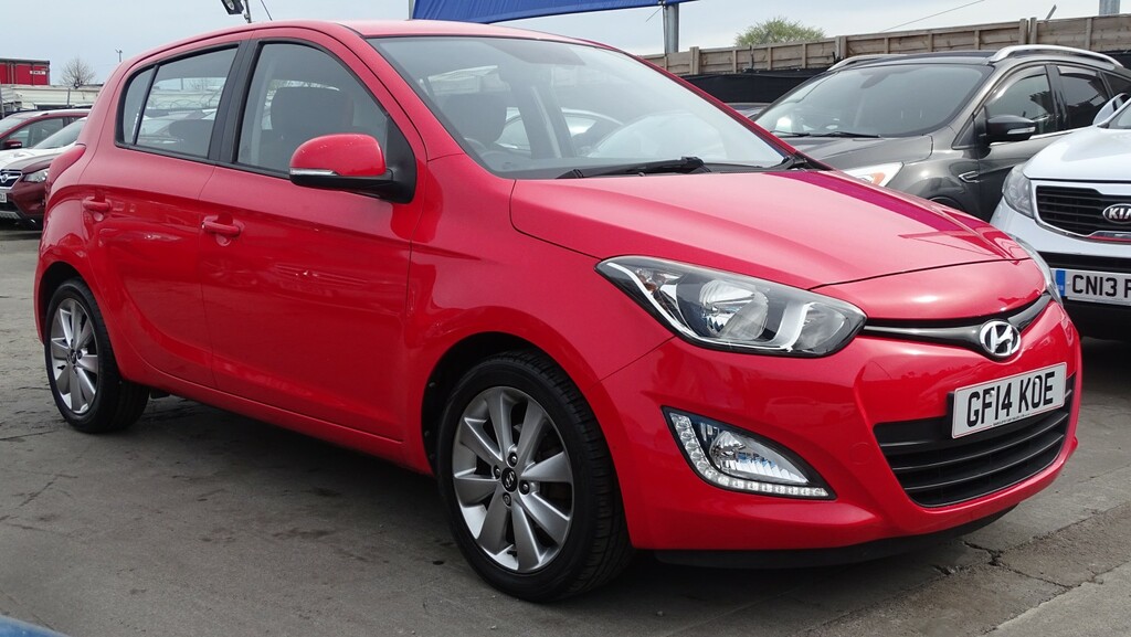Hyundai I20 Hatchback 1.4 Style 201414 Red #4