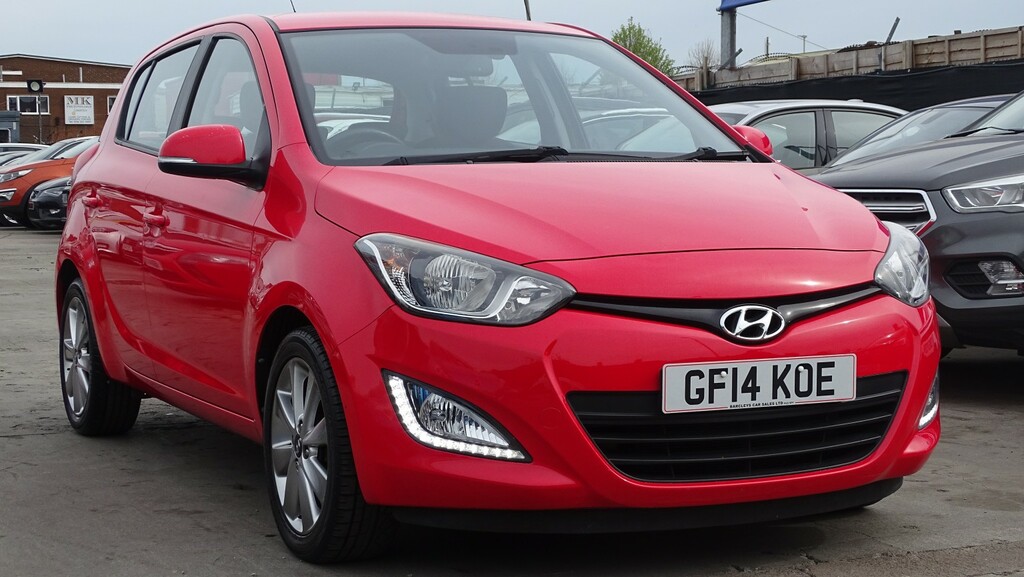 Hyundai I20 Hatchback 1.4 Style 201414 Red #3