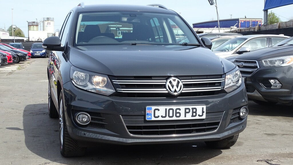 Volkswagen Tiguan Suv 2.0 Tdi Bluemotion Tech Match Edition 201616 CJ06PBJ Grey #2