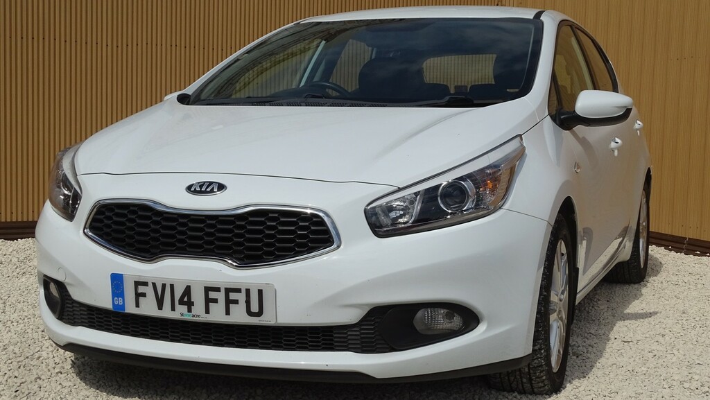 Kia Ceed Hatchback 1.4 Vr7 201414 White #6