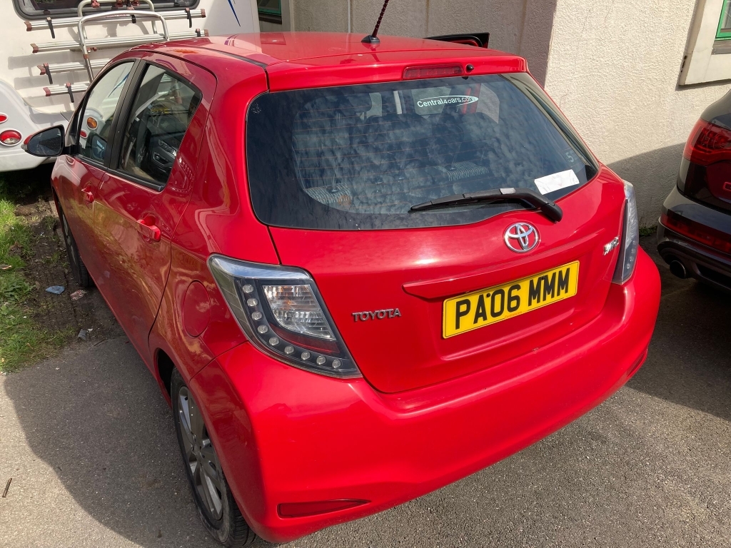 Toyota Yaris 1.3 Vvt-i Icon Plus PJ14HYT Red #2