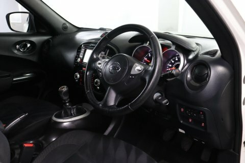 Nissan Juke 2014 64 Acenta PJ64BZS White #4